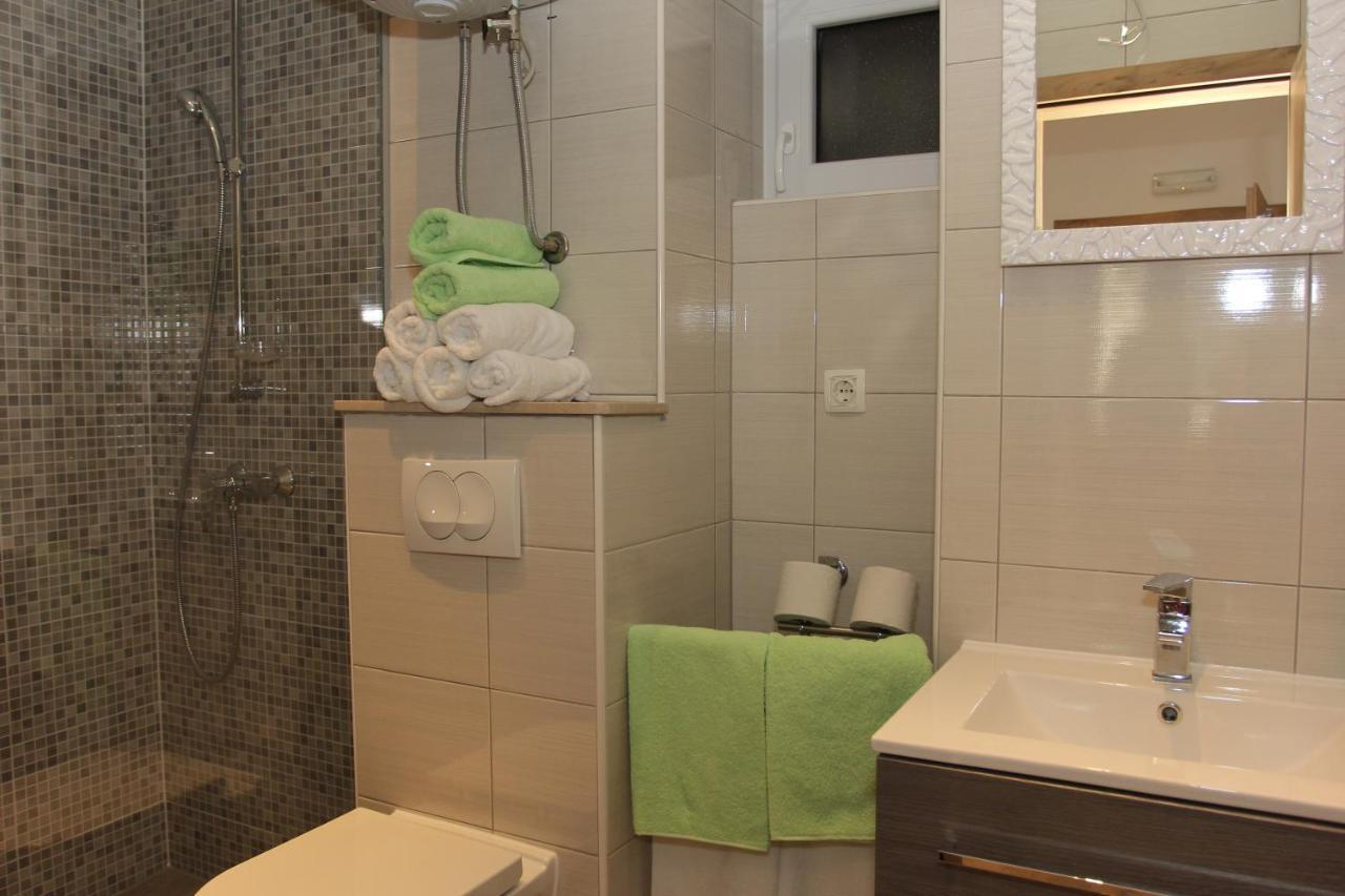 Apartment House Vitaic Supetar Bagian luar foto