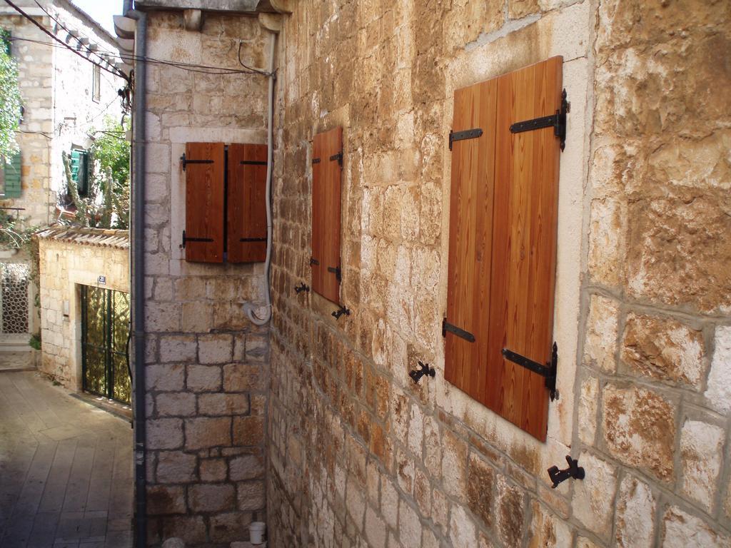 Apartment House Vitaic Supetar Bagian luar foto